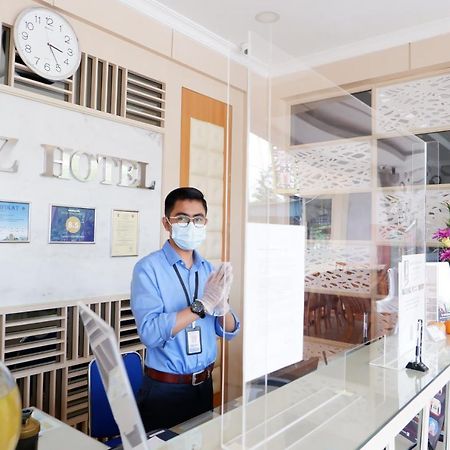 Blitz Hotel Batam Centre Eksteriør billede