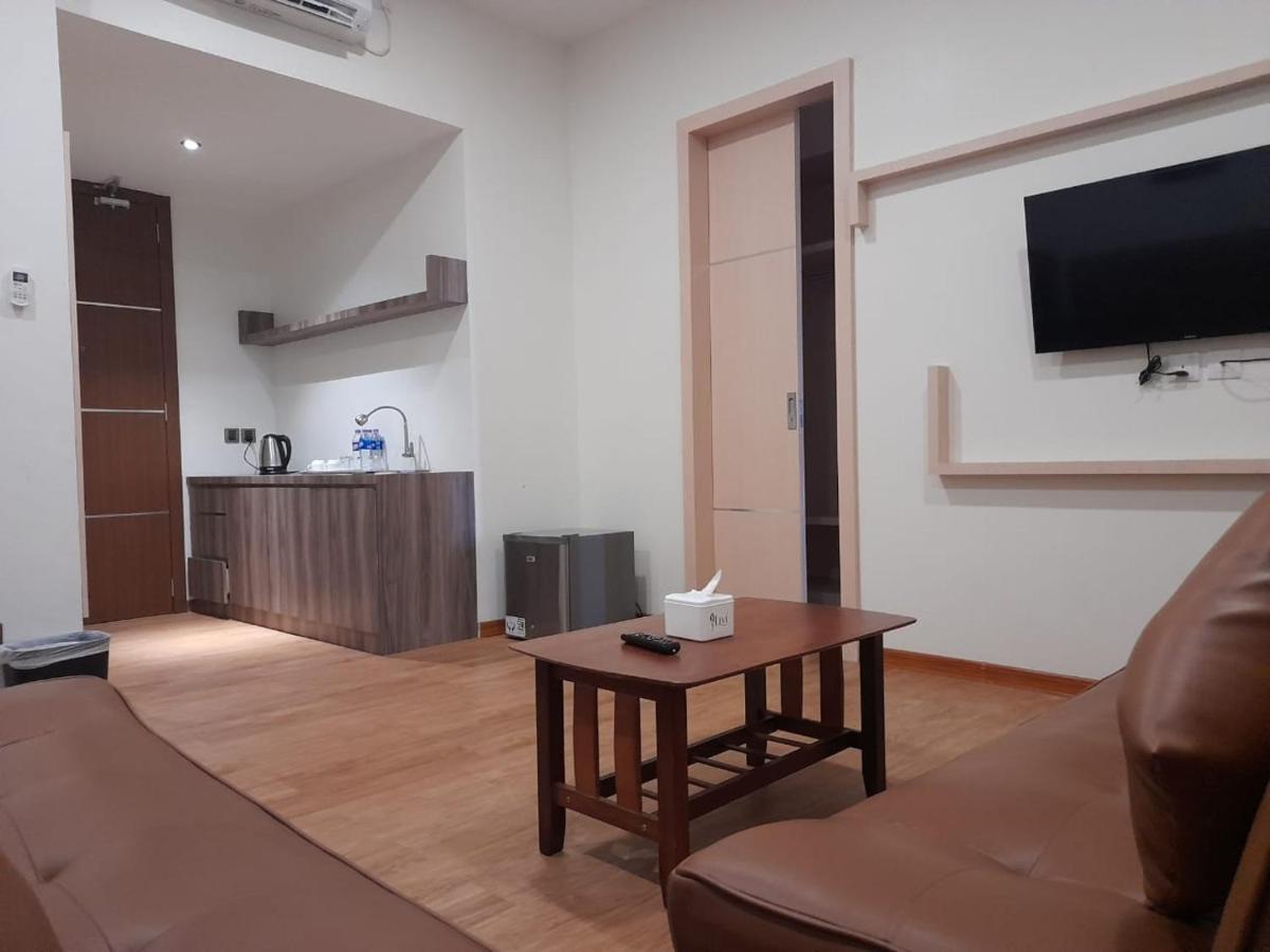 Blitz Hotel Batam Centre Eksteriør billede