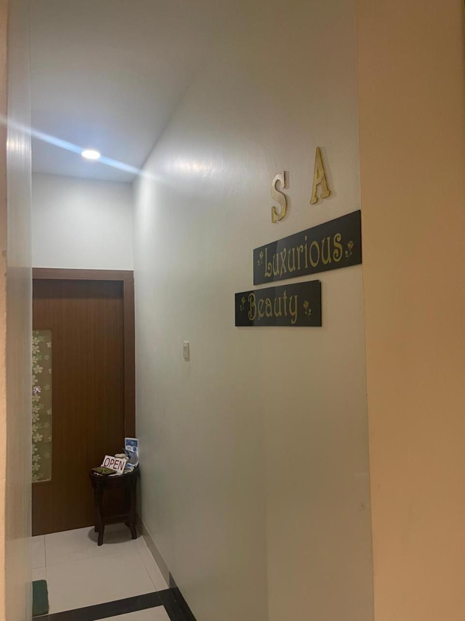 Blitz Hotel Batam Centre Eksteriør billede